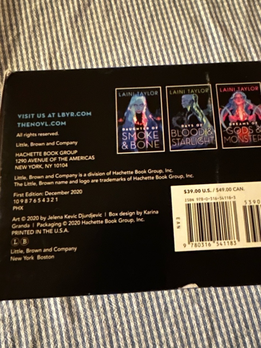 Daughter of Smoke & Bone: The Complete Gift Set 3 Book Set by Laini Taylor - Picture 5 of 10